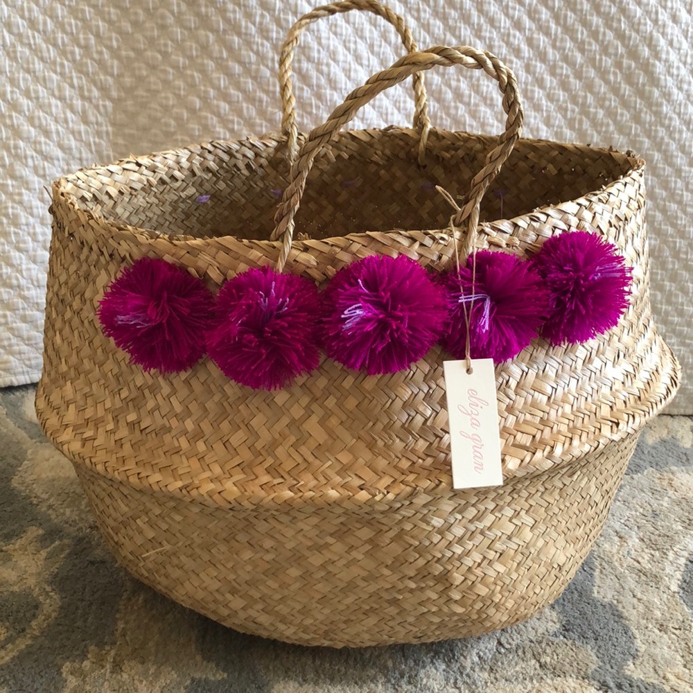 NWT Eliza Gran straw bag with magenta pompoms